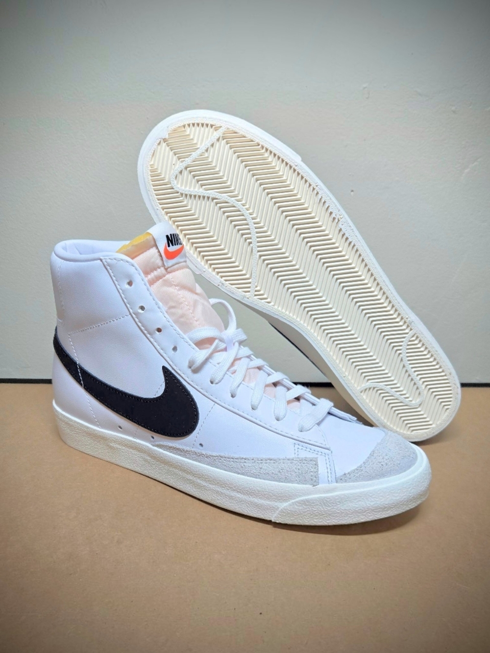 NEW Nike Women's 12 Blazer Mid 77 Vintage White Black Basketball Shoe Retro
